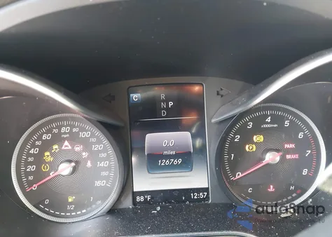 2018 Mercedes-Benz C 300 z USA, uszkodzony, nr VIN 55SWF4JB6JU274594